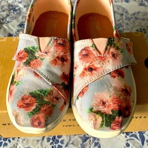 TOMS floral kids shoes